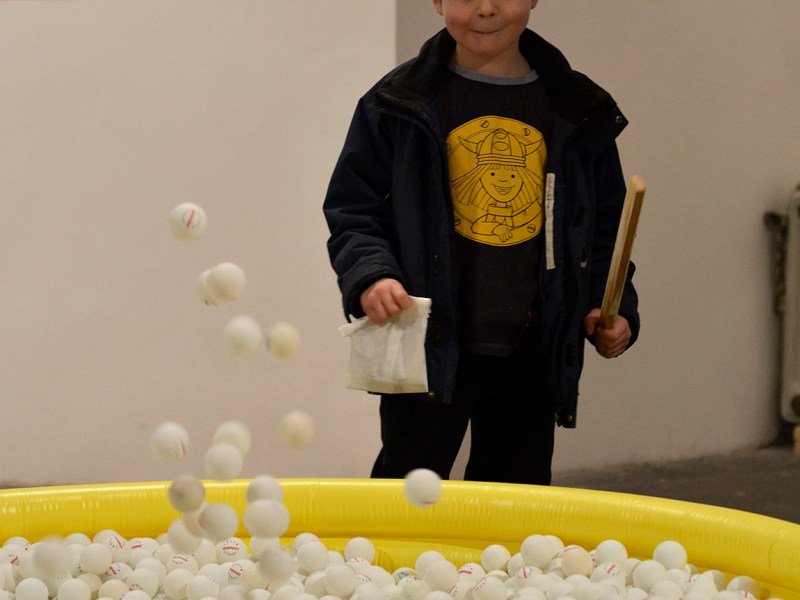 Tischtennisballspringbrunnen, Galerie Westwerk.,&nbsp;Hamburg