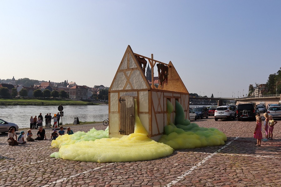 Rag House – Inside&nbsp;Out